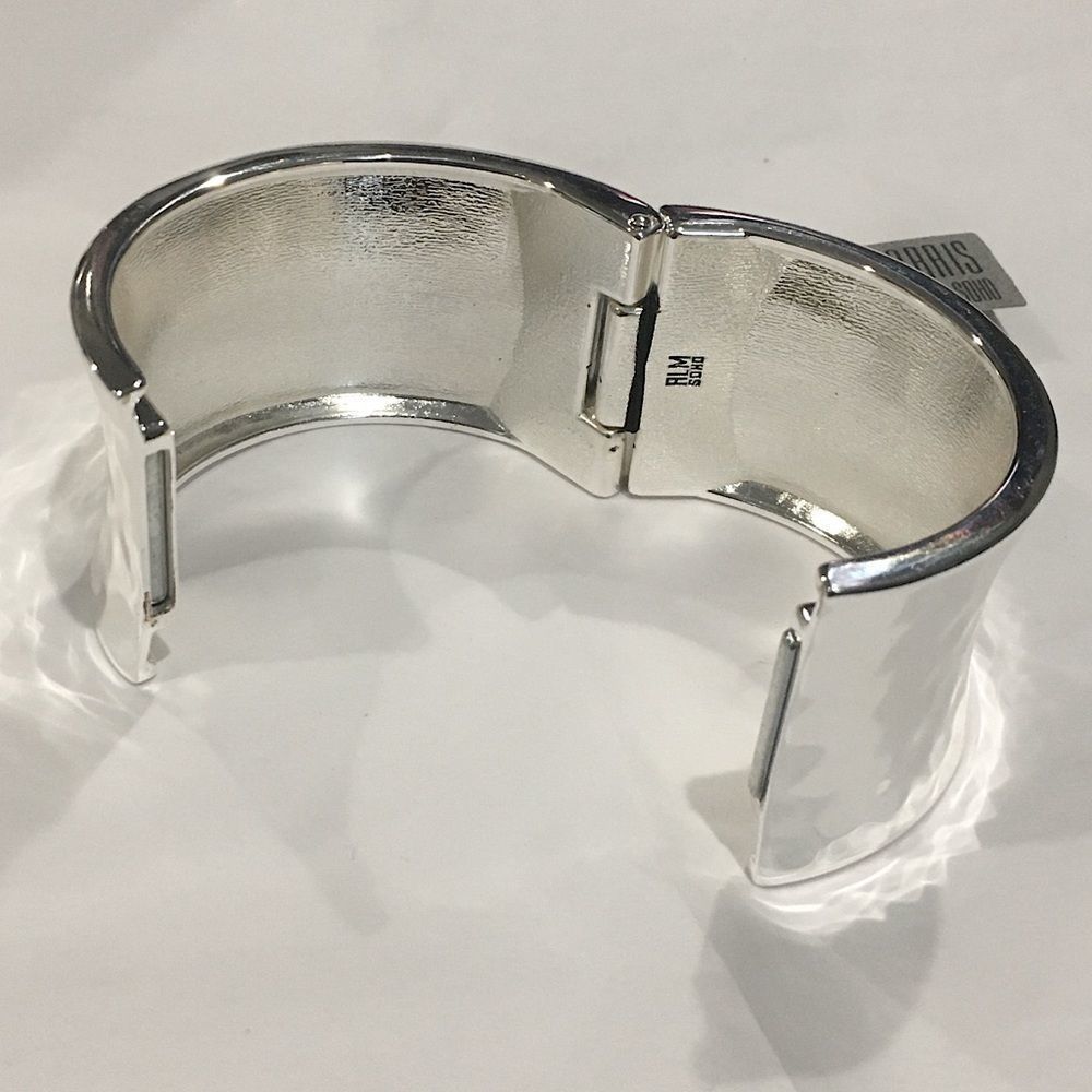 RLM Soho Hammered Silver Hinged Wide Bangle - Picture 6 of 13
